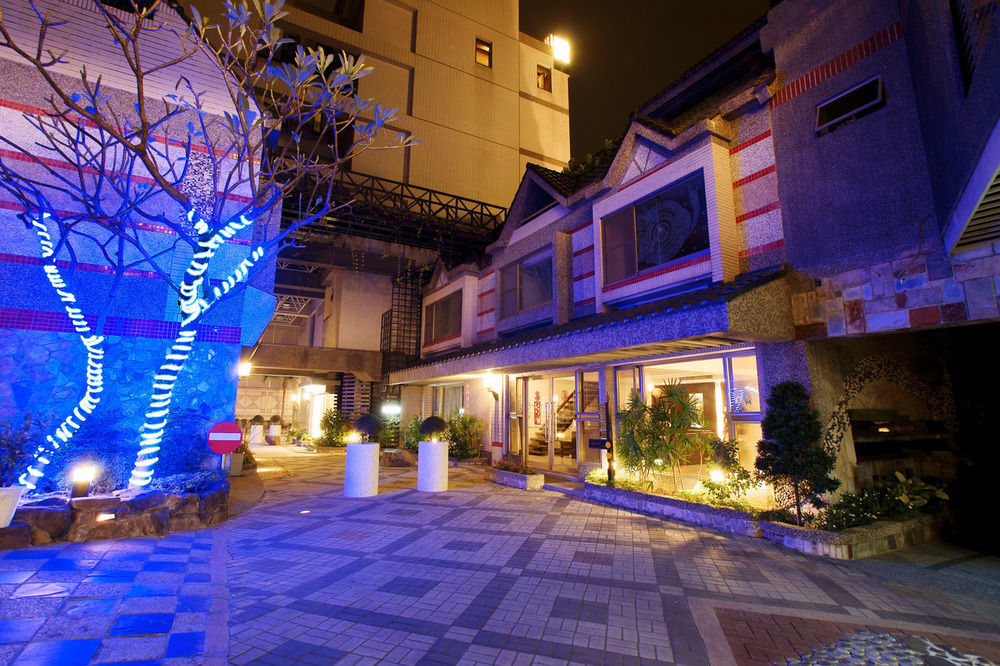 Yhc Hotel Тайнань Экстерьер фото