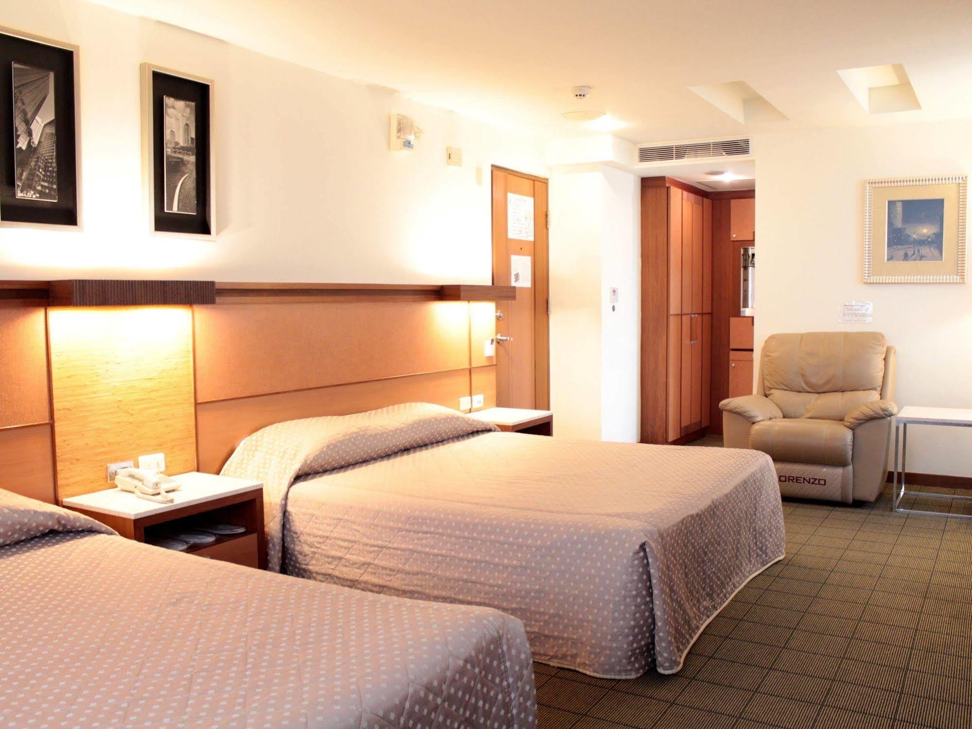 Yhc Hotel Тайнань Экстерьер фото