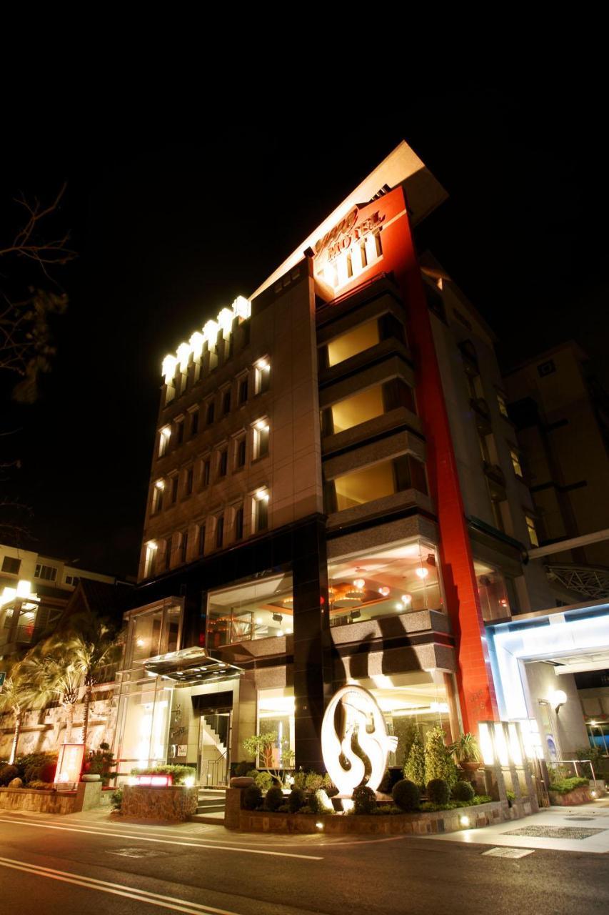 Yhc Hotel Тайнань Экстерьер фото